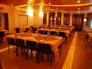 ג'ונגאדה Hotel Indralok מראה חיצוני תמונה